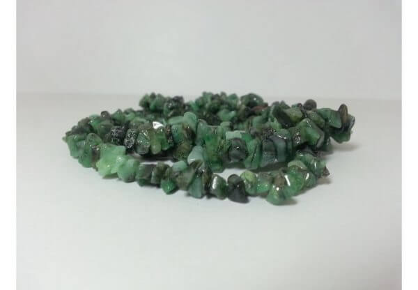 emerald chips beads